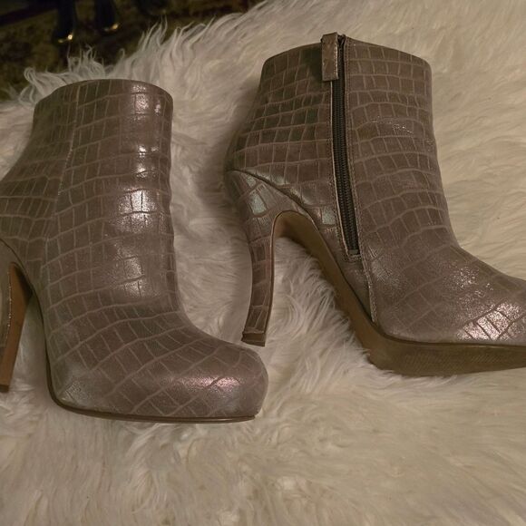 ROSE GOLD PLATFORM BOOTIES - Picture 6 of 9